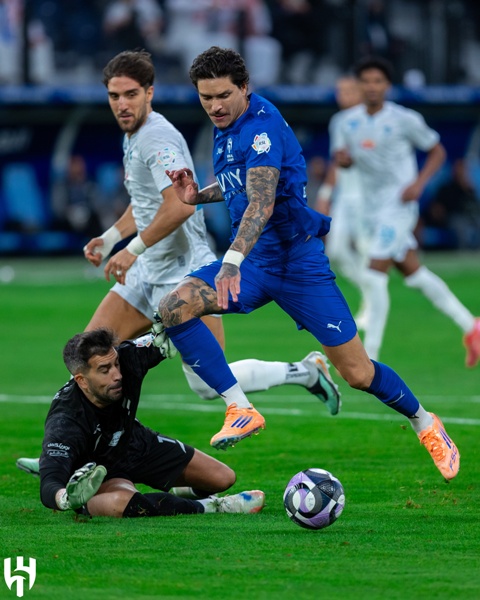 أداء الفريقين اليوم الهلال ضد الفتح