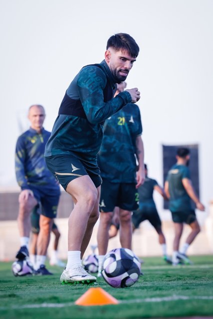 استعدادات فريق الخليج لمواجهة النصر