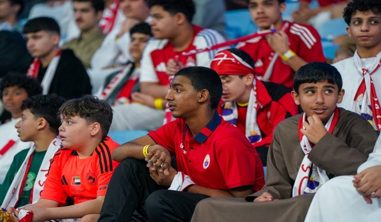 Read more about the article خطأ حارس شباب الأهلي يمنح الشارقة التقدم في نهائي كأس السوبر الإماراتي| نتيجة المباراة الآن