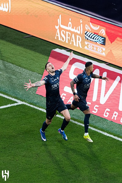 التعاون ضد الهلال