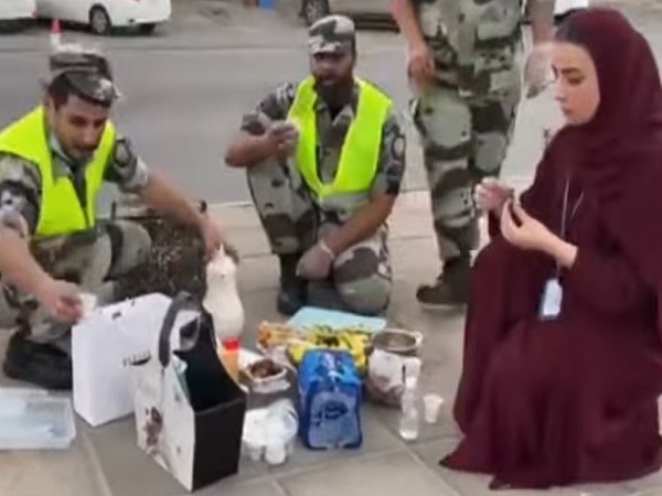 افطار بشاير آل قبوص مع رجال الطوارىء